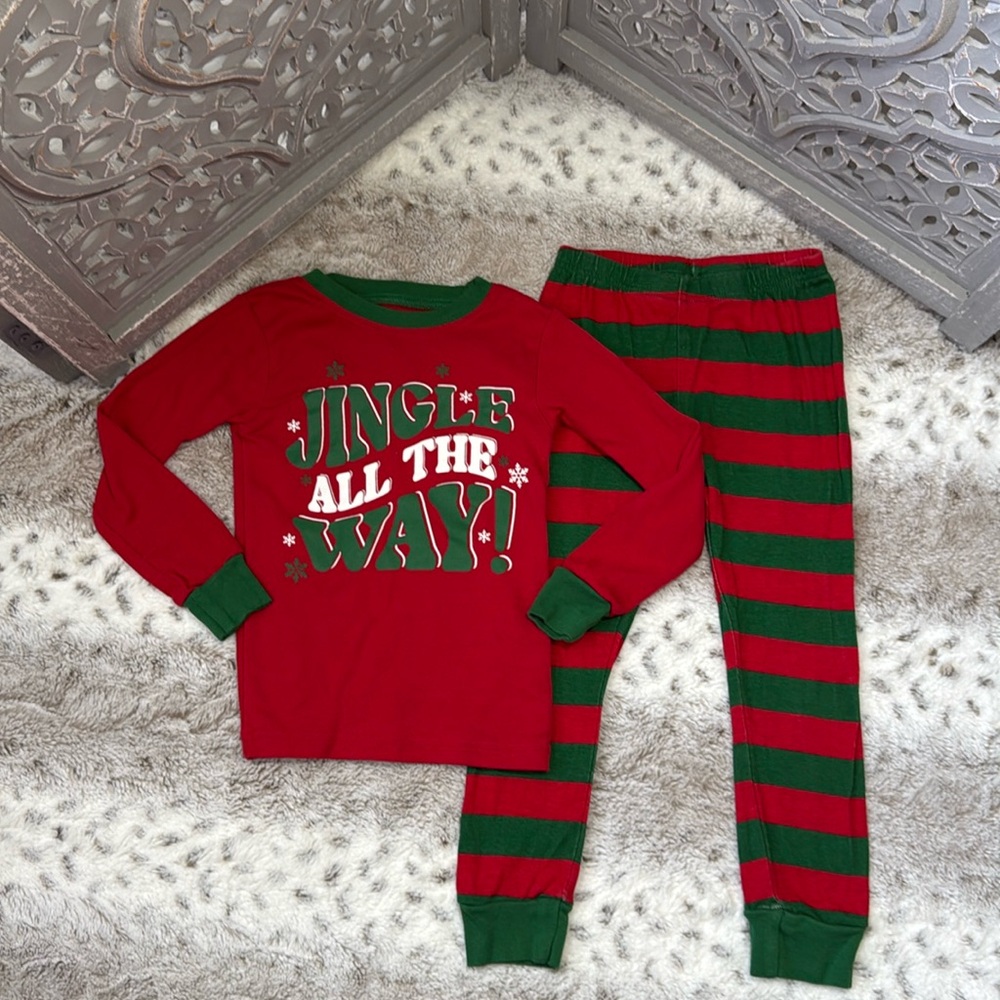 Carter’s Christmas pajamas set boys size 5T holiday party loungewear elf winter